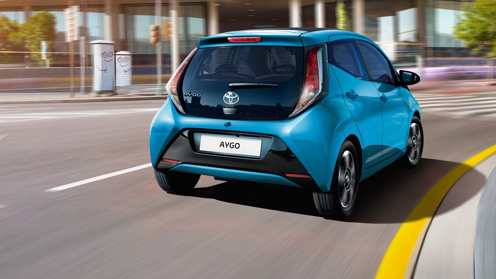 Toyota AYGO exterieur road blue